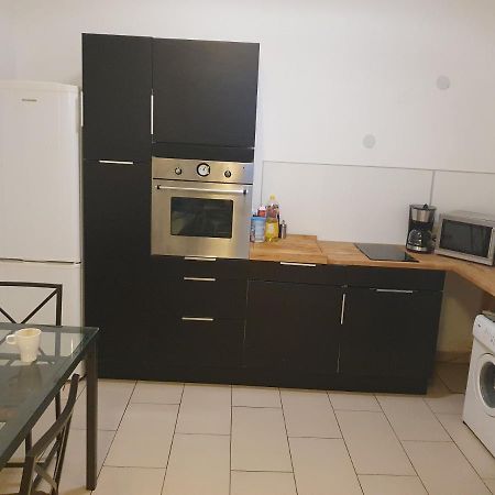 Spacious Apartment Near The Center Wina Bagian luar foto